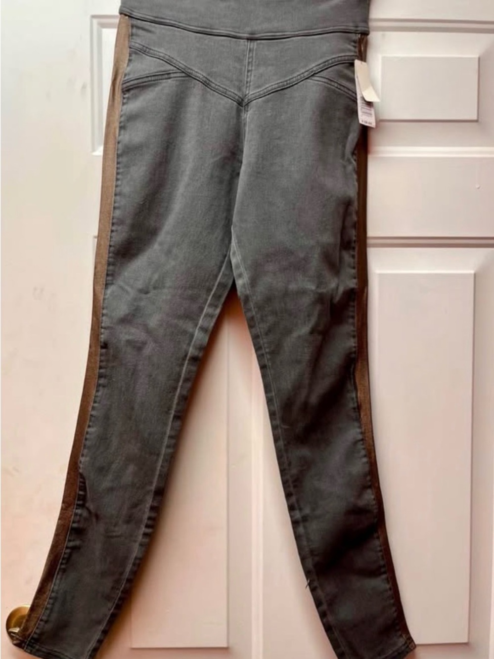 Black jeggings style  with Brown Side Stripe